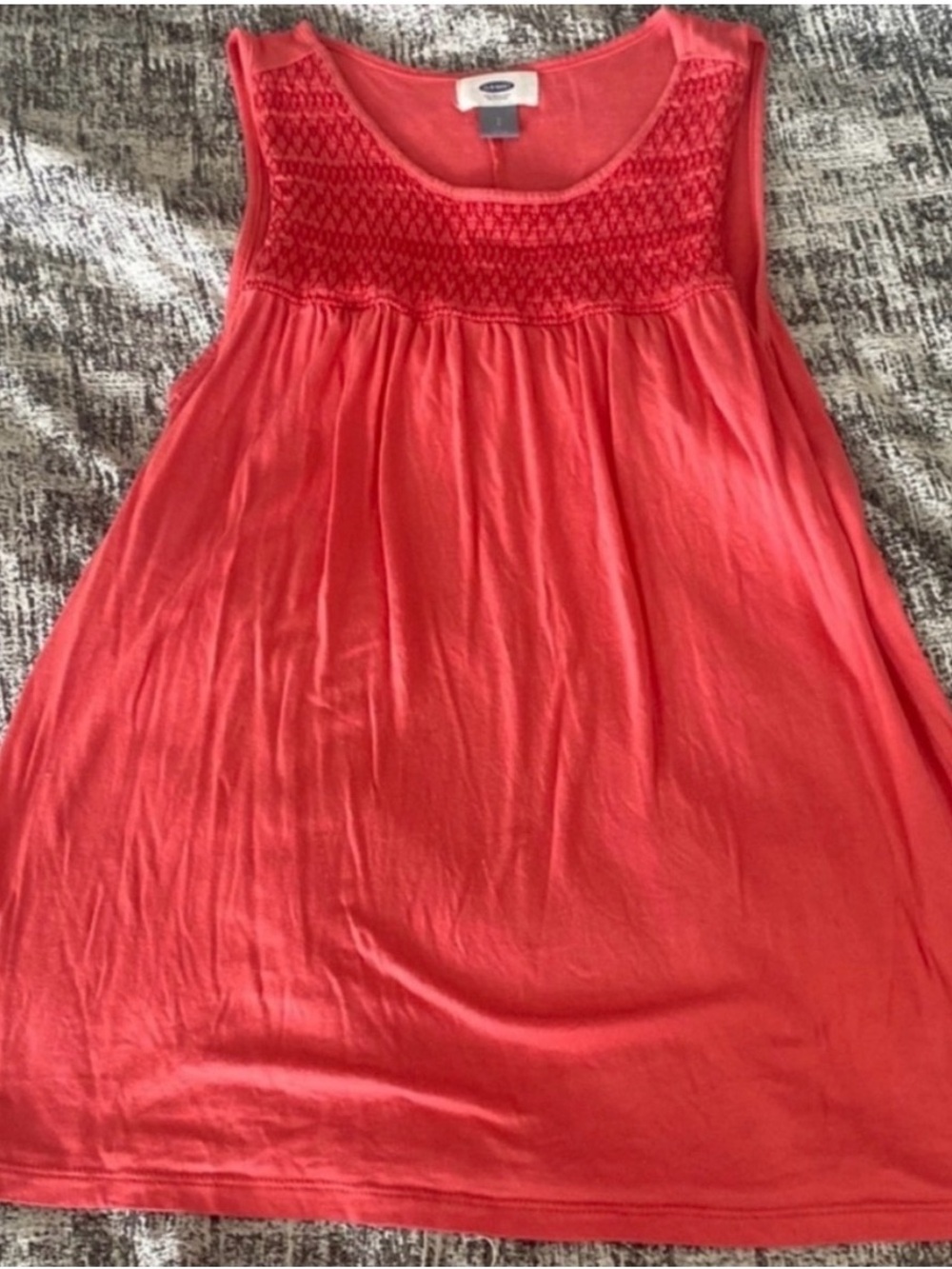 Old Navy Coral Sleeveless Smocked Tank Top – Size Small